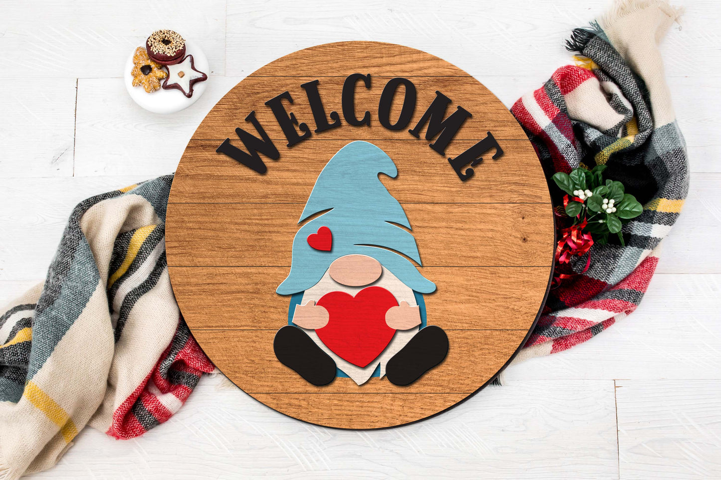 Welcome Gnome Round Valentine's Day Sign